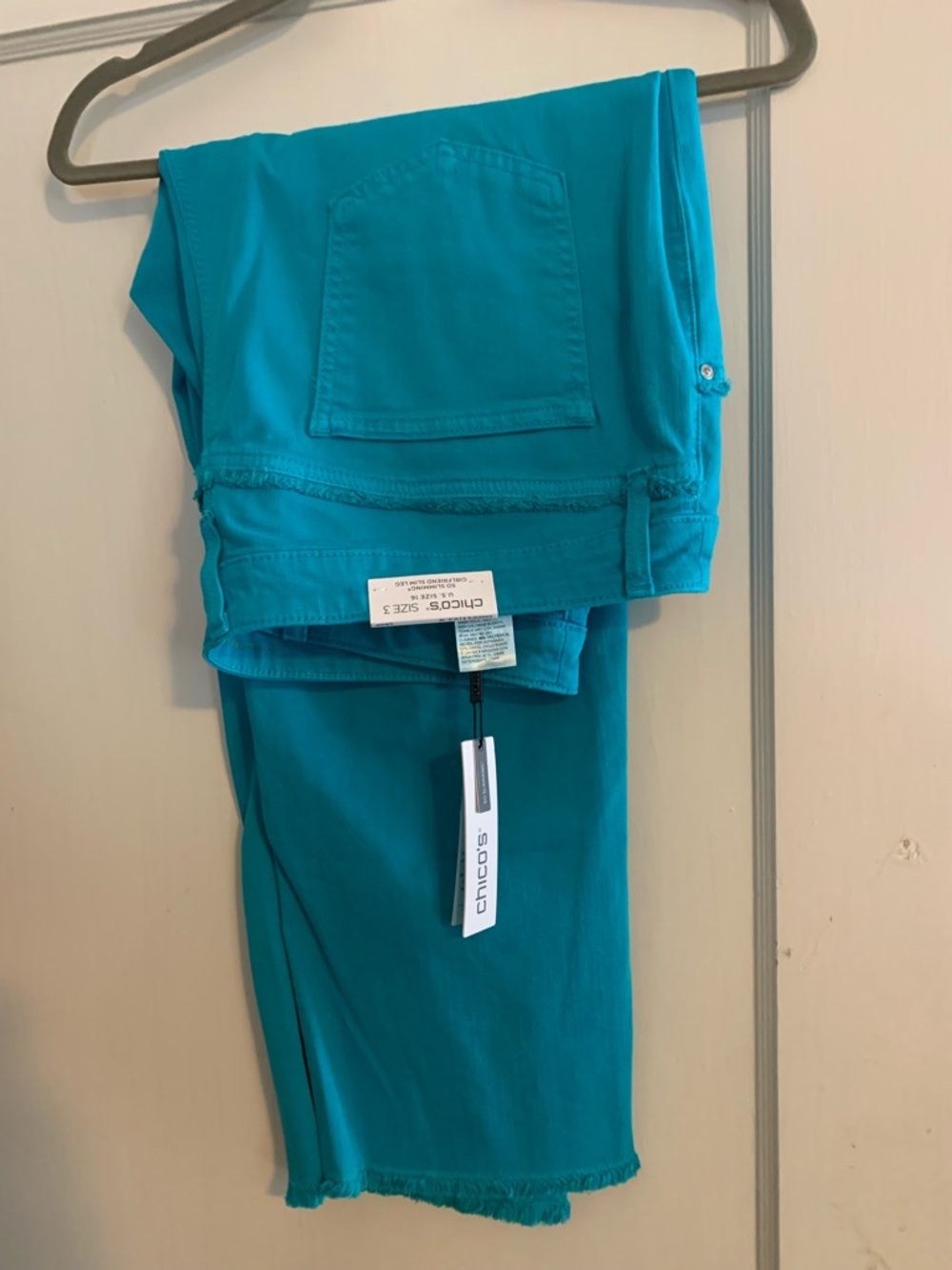 NWT Chicos So Slimming teal cropped jeans 3